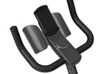 Detail van het stuur met telefoonhouder van de KingSmith WalkingPad Sprint Bike PB08S hometrainer vrijstaand weergegeven
