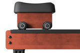 Vrijstaand detail van het zitvlak van de Kingsmith WalkingPad WM10 roeitrainer