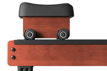 Vrijstaand detail van het zitvlak van de Kingsmith WalkingPad WM10 roeitrainer