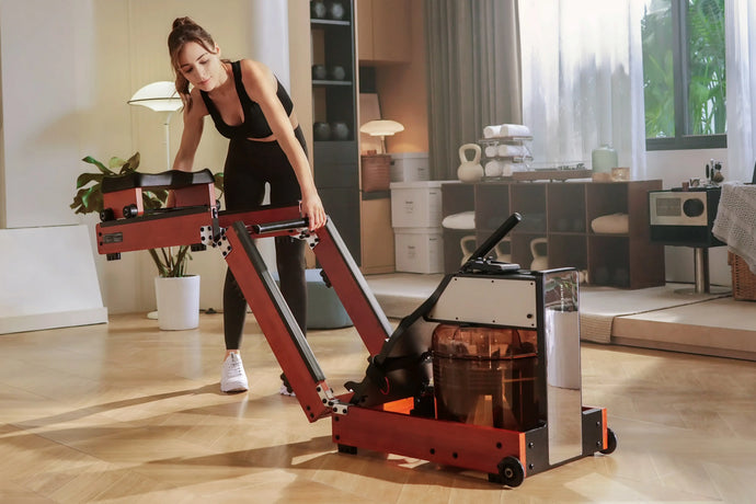 Tijdens het trainen gebruikte Kingsmith WalkingPad WM10 roeitrainer in de woonkamer