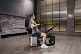 kingsmith-bx2-fitnessbank-rugoefening-kabeltrainer-achteraanzicht — Rugoefening met kabeltrainer, achteraanzicht op Kingsmith BX2
