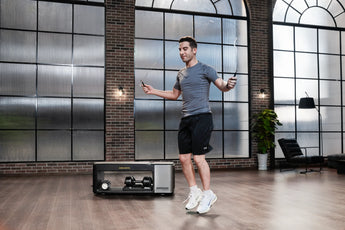 kingsmith-bx2-fitnessbank-touwtjespringen-cardio — Touwtjespringen naast Kingsmith BX2 fitnessbank