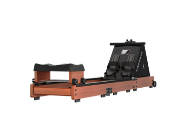 Vooraanzicht links van de KingSmith WalkingPad WR20 water roeitrainer volledig uitgeklapt met watertank en houten frame zichtbaar