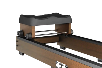 Zitje en railconstructie van de KingSmith WalkingPad WR20 water roeitrainer met soepele geleiding