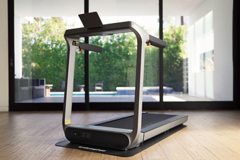 WalkingPad X218 loopband in de woonkamer totaalbeeld vanaf de voorkant