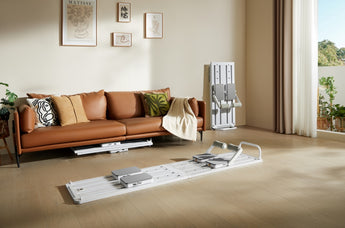 WalkingPad Crawler pilates trainer opgevouwen en uitgeklapt in een woonkamer